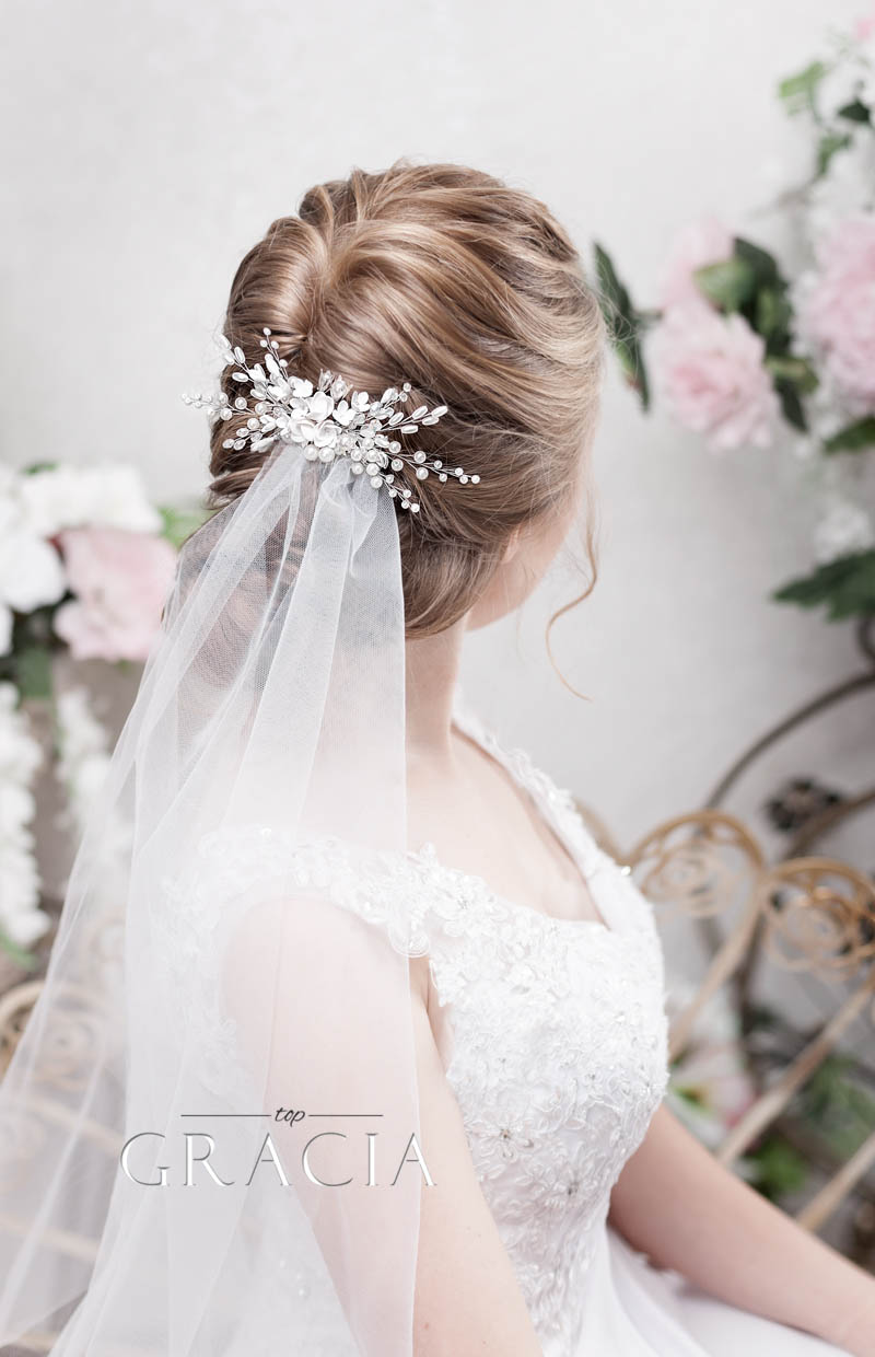 hair_comb_with_wedding_pearl_accents_for_bridal_hairdo